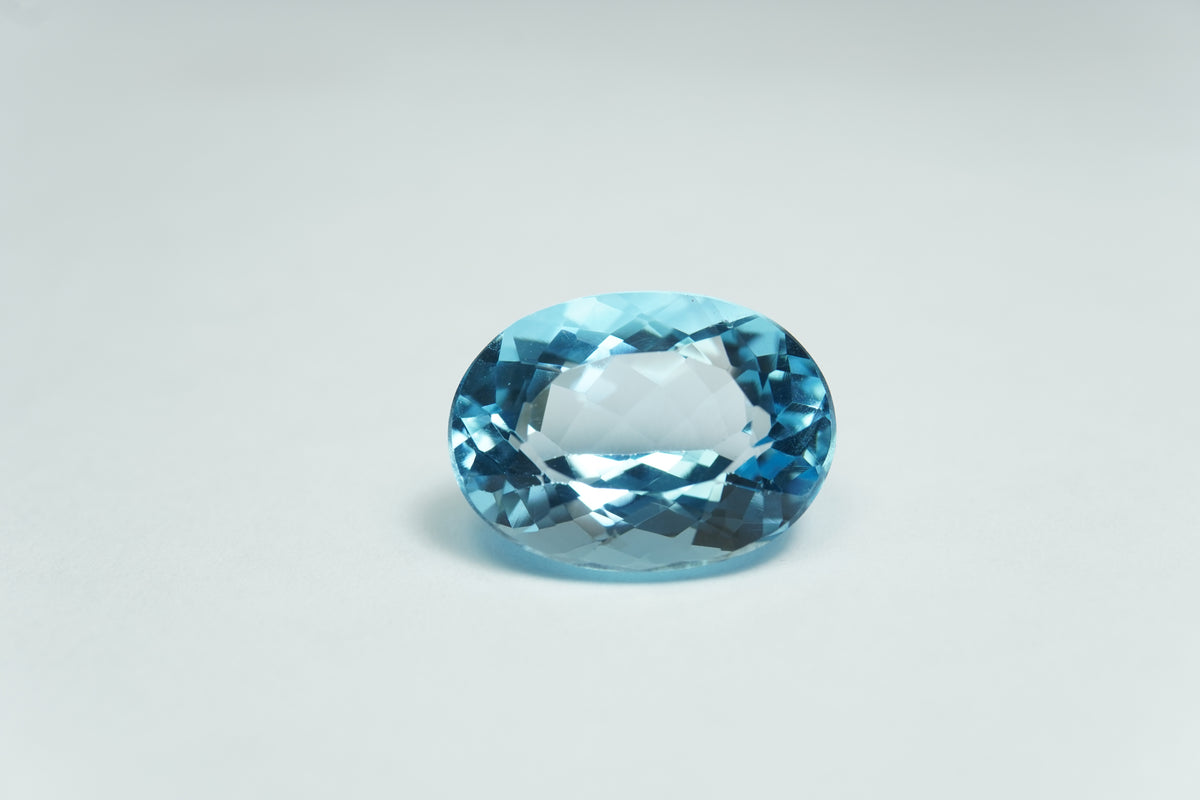 9.90ct Topaz Swiss 15x11mm
