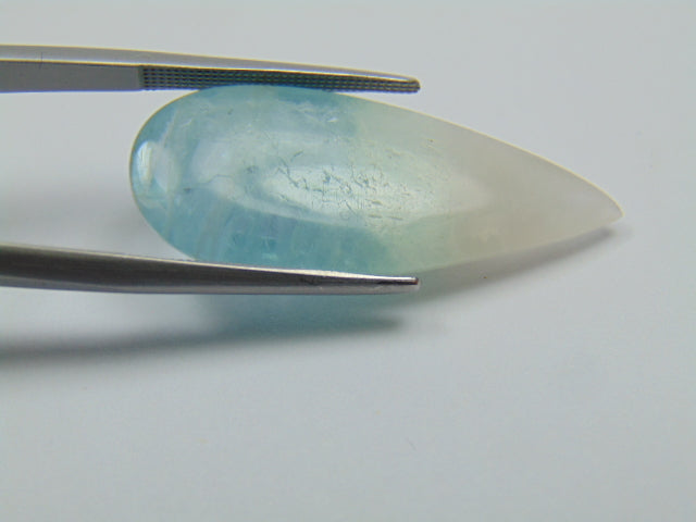 18.65ct Aquamarine Bicolor Cabochon 32x13mm