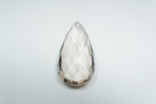 15.85ct Quartz with inclusion 27x13mm