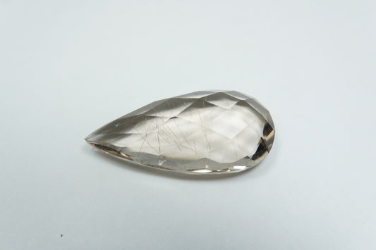 15.85ct Quartz with inclusion 27x13mm