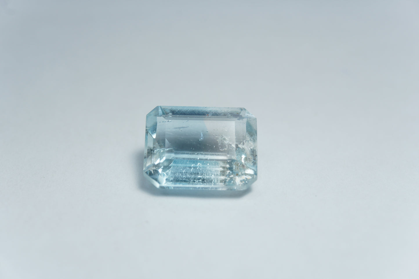 6.30ct Topaz bicolor natural color 11.5x6mm