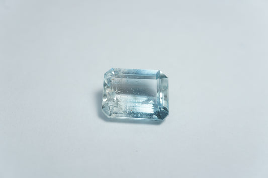 6.30ct Topaz bicolor natural color 11.5x6mm