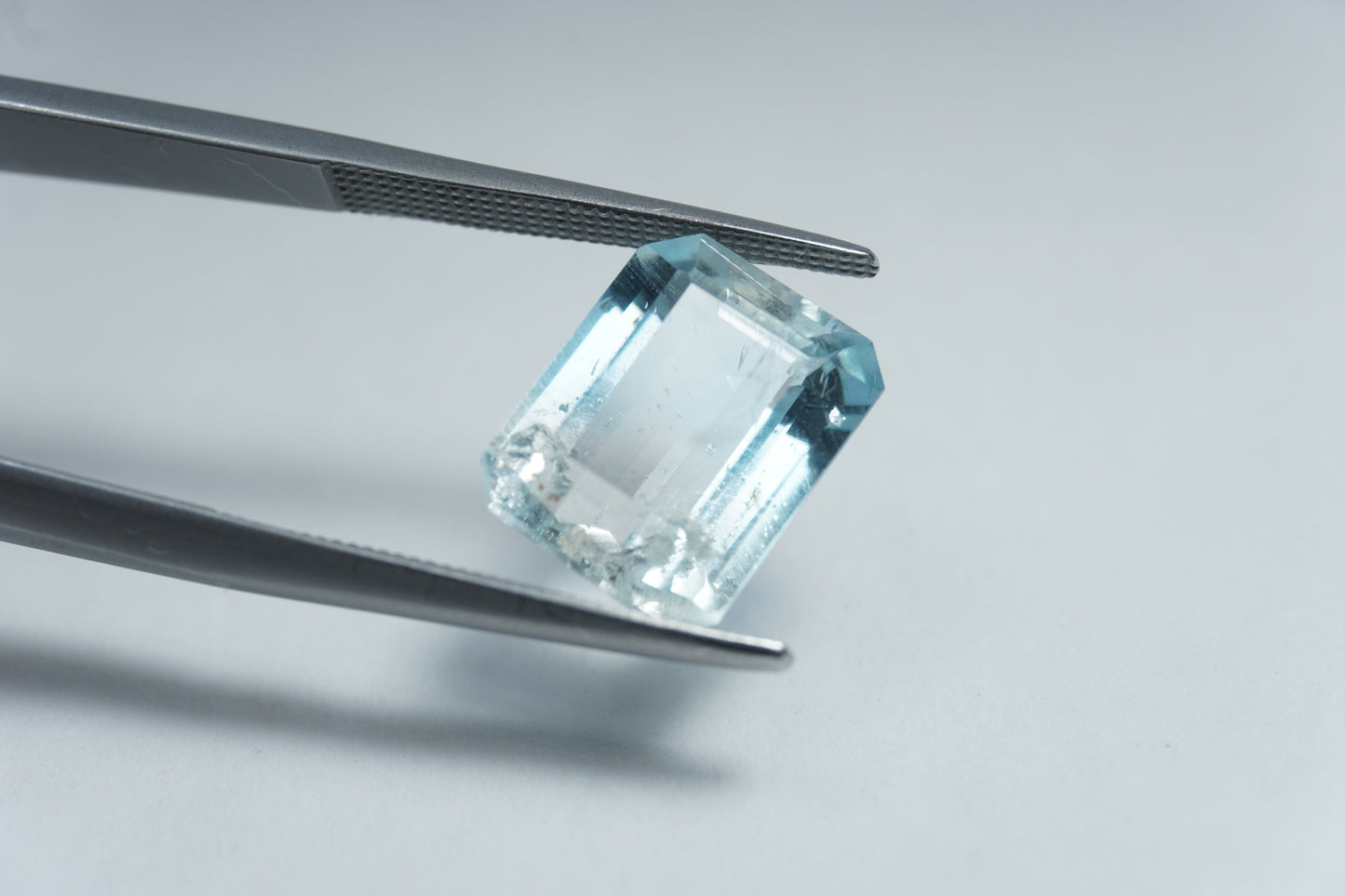 6.30ct Topaz bicolor natural color 11.5x6mm