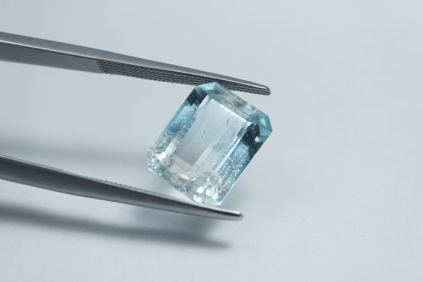 6.30ct Topaz bicolor natural color 11.5x6mm
