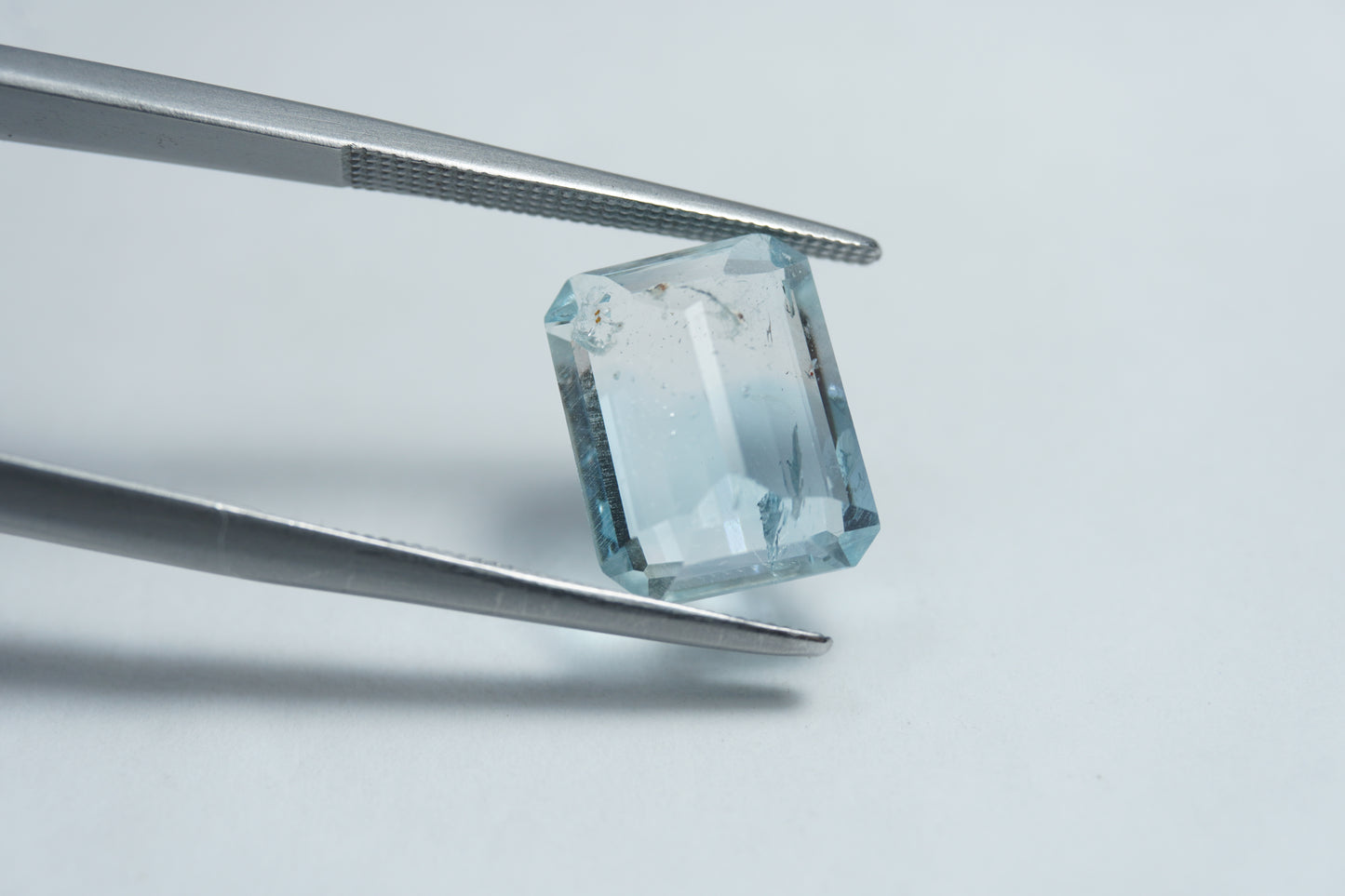 6.30ct Topaz bicolor natural color 11.5x6mm