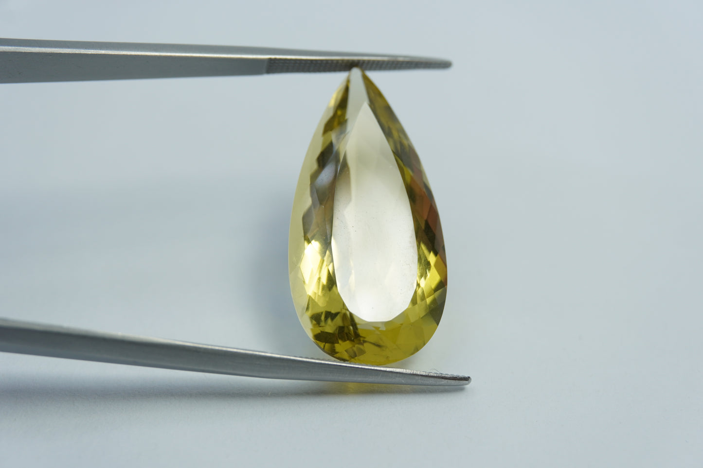 20.25ct Green gold 28x14mm