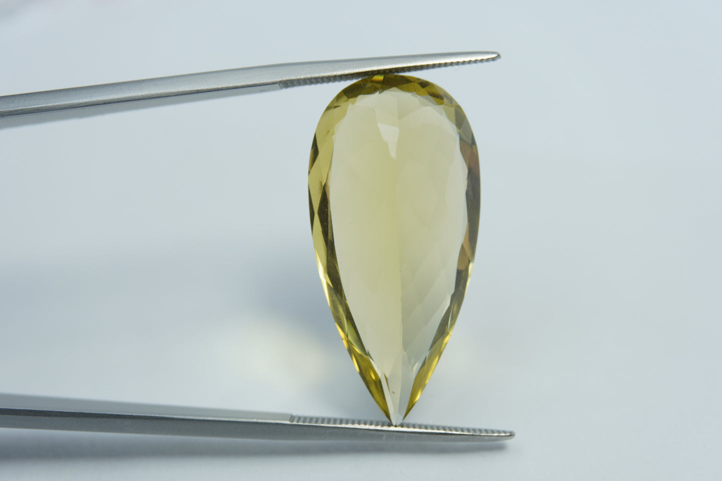 20.25ct Green gold 28x14mm