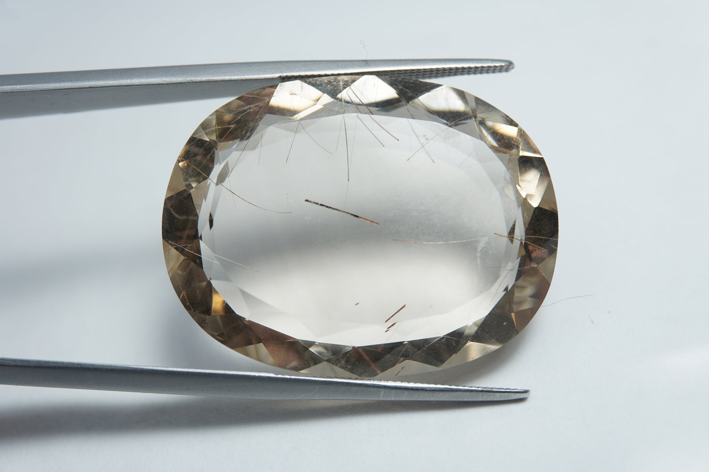 38.35ct Quartz with inclusion 30x24mm