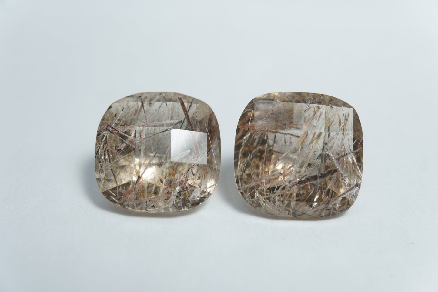 11.50ct Quartz with inclusion 12mm