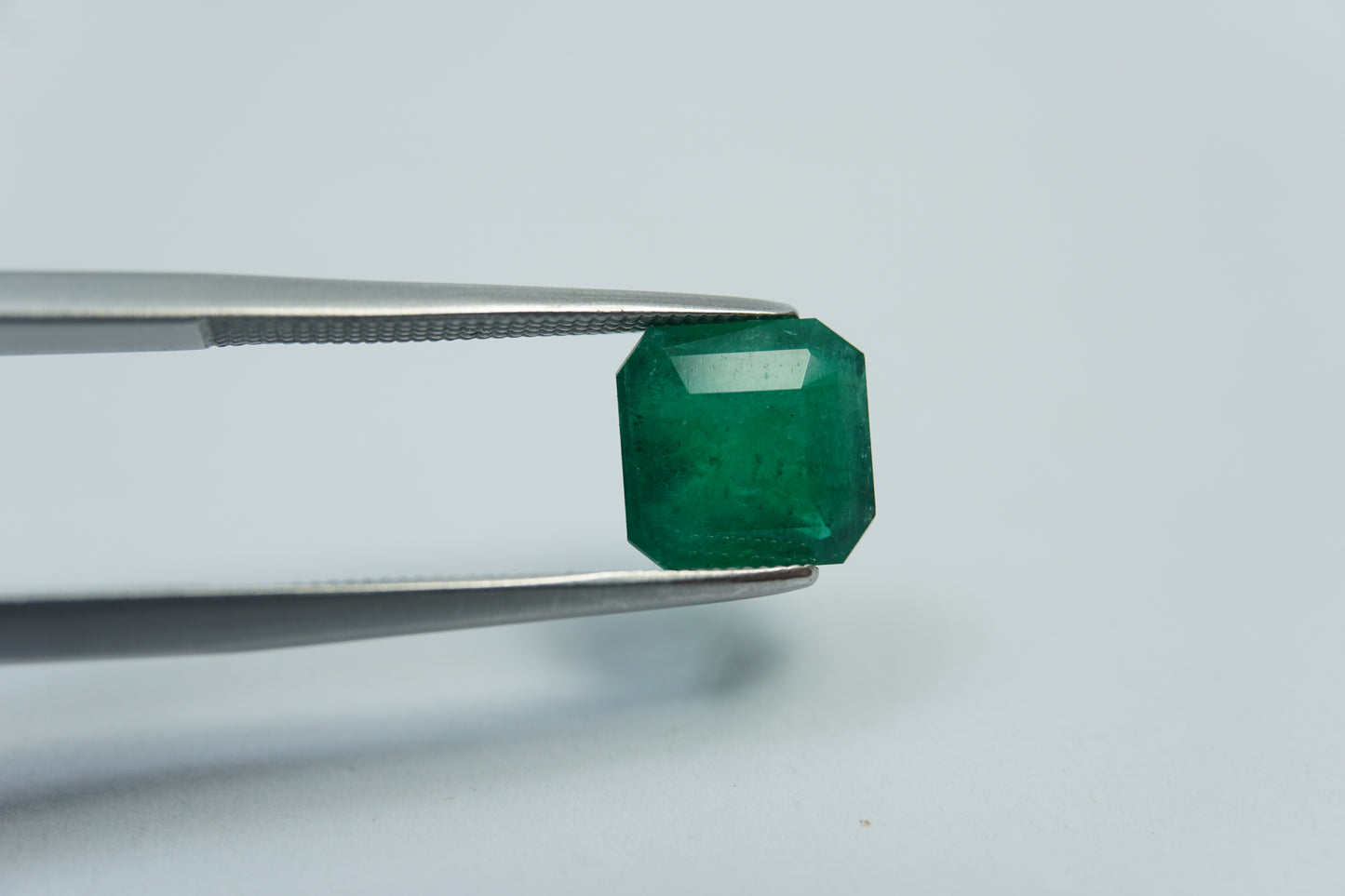 2.45ct Emerald 8mm