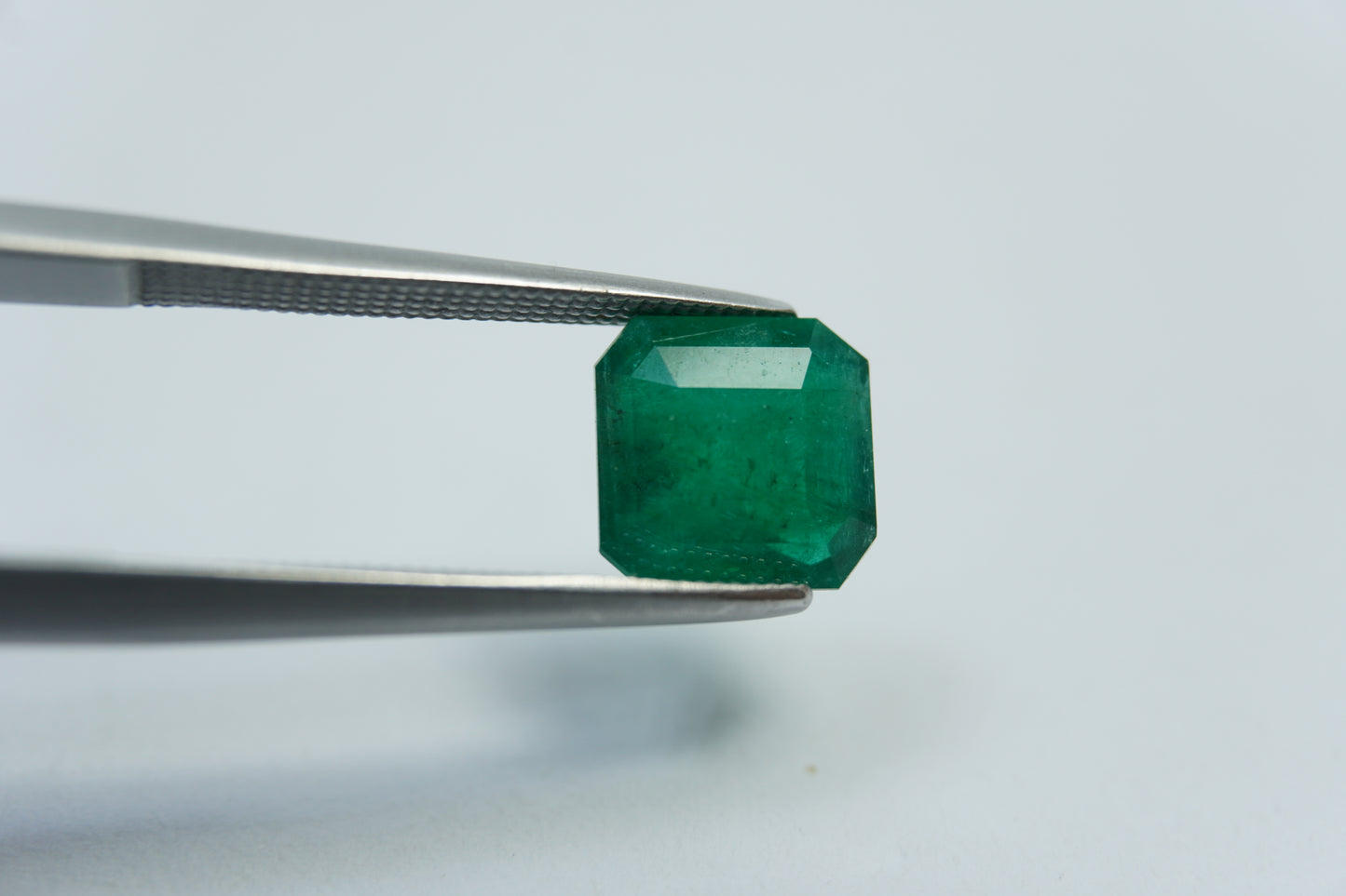2.45ct Emerald 8mm