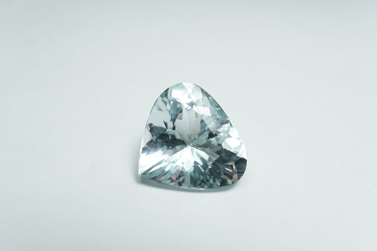 12.79ct Topaz sky 16x15mm