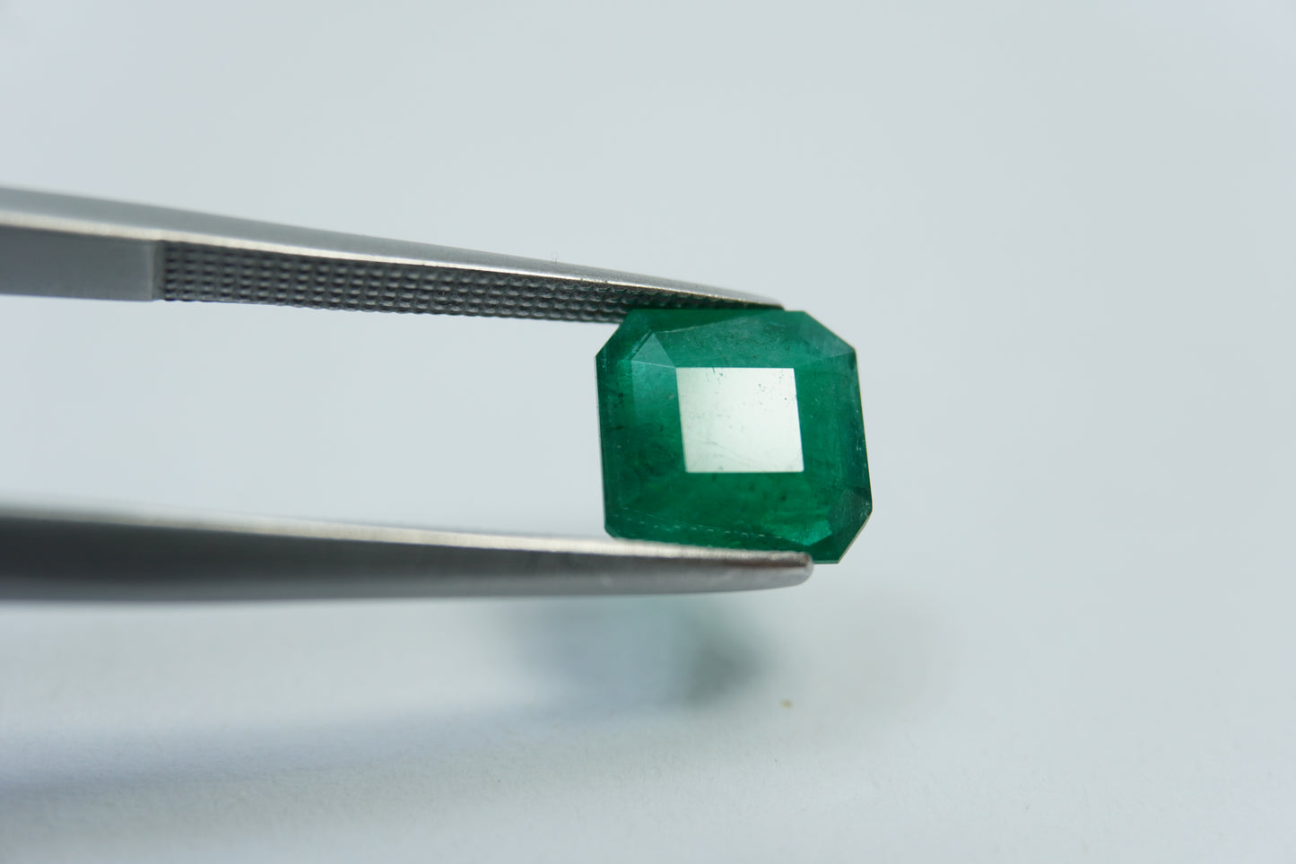 2.45ct Emerald 8mm