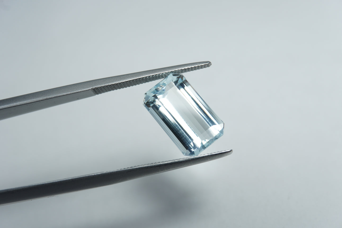 3.70ct Aquamarine 12x8mm