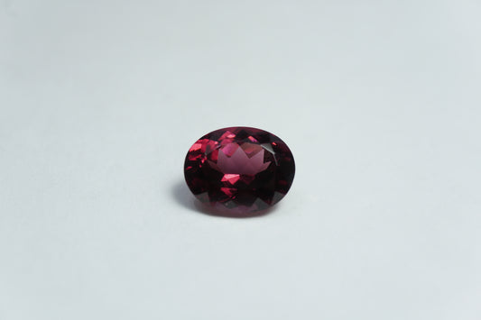 3.38ct Rhodolite 10x8mm