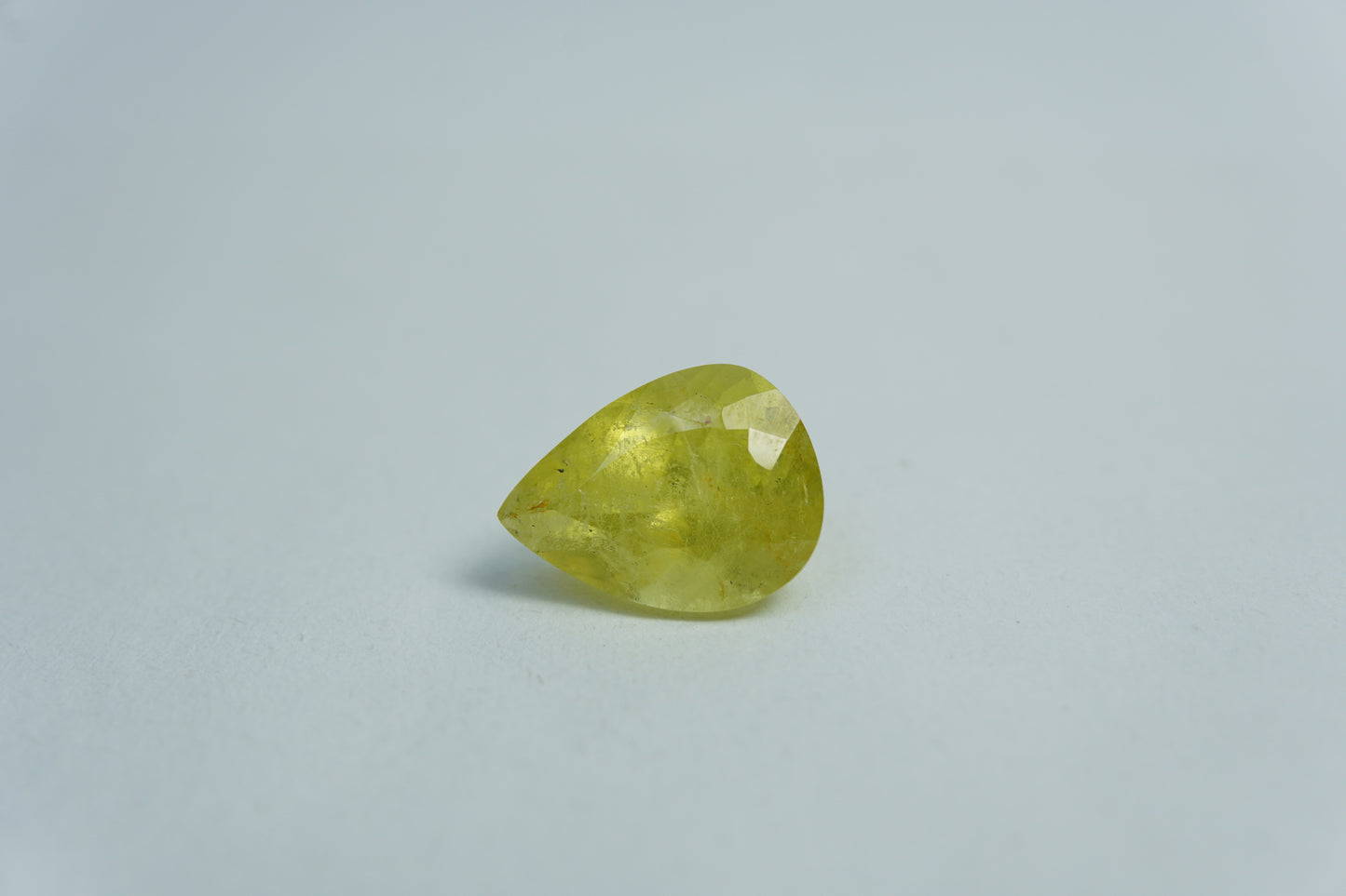 3.87ct Chrysolite 11x8mm