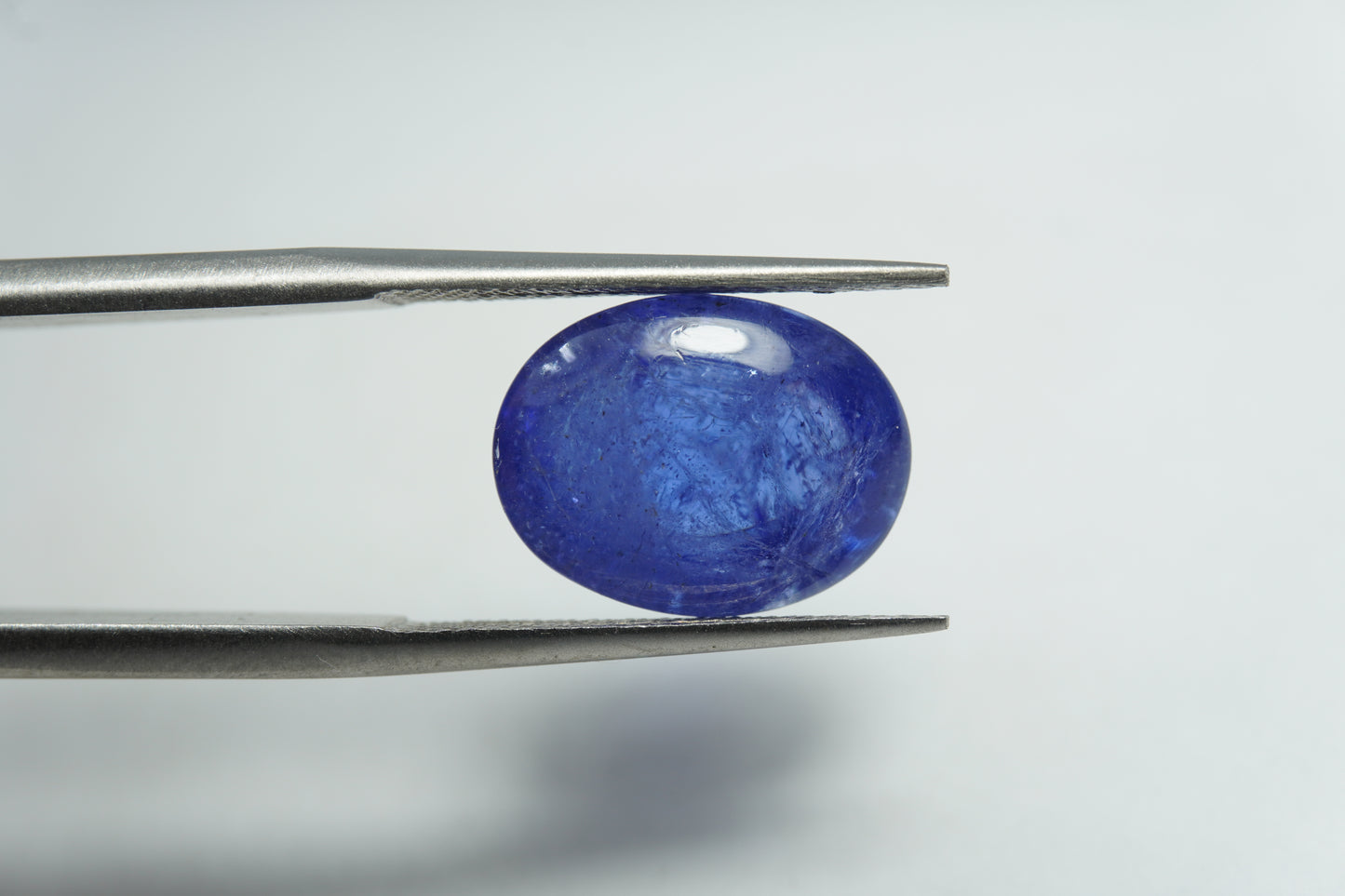 8.20ct Tanzanite cabochon 13x10mm