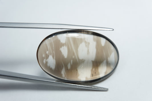 28.85ct Quartz with inclusion 30x19mm