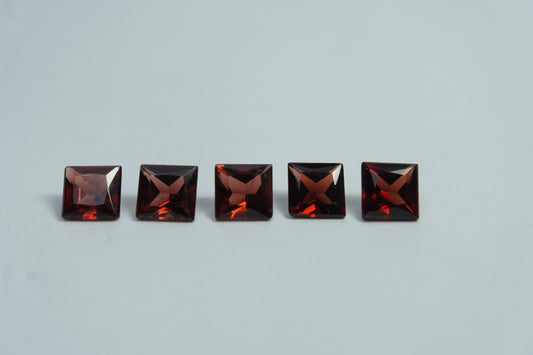 3.25ct Garnet 5mm
