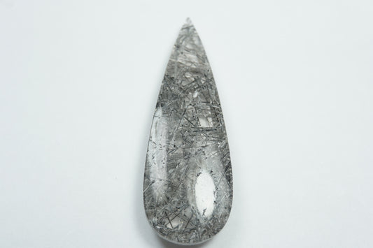 29.68ct Quartz with inclusion 45x15mm