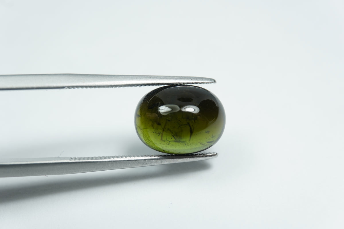 5.38ct Tourmaline cabochon 11x9mm