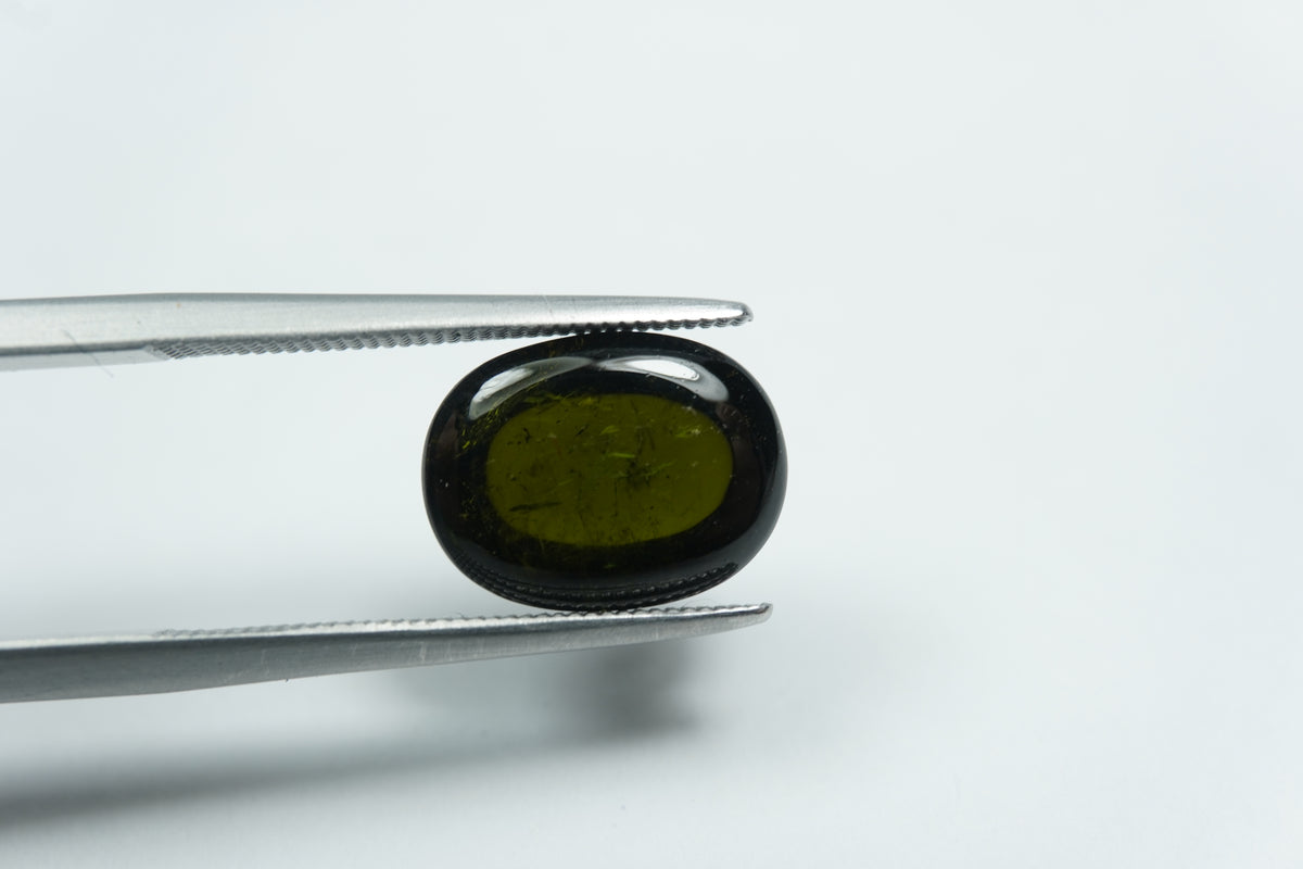 5.38ct Tourmaline cabochon 11x9mm