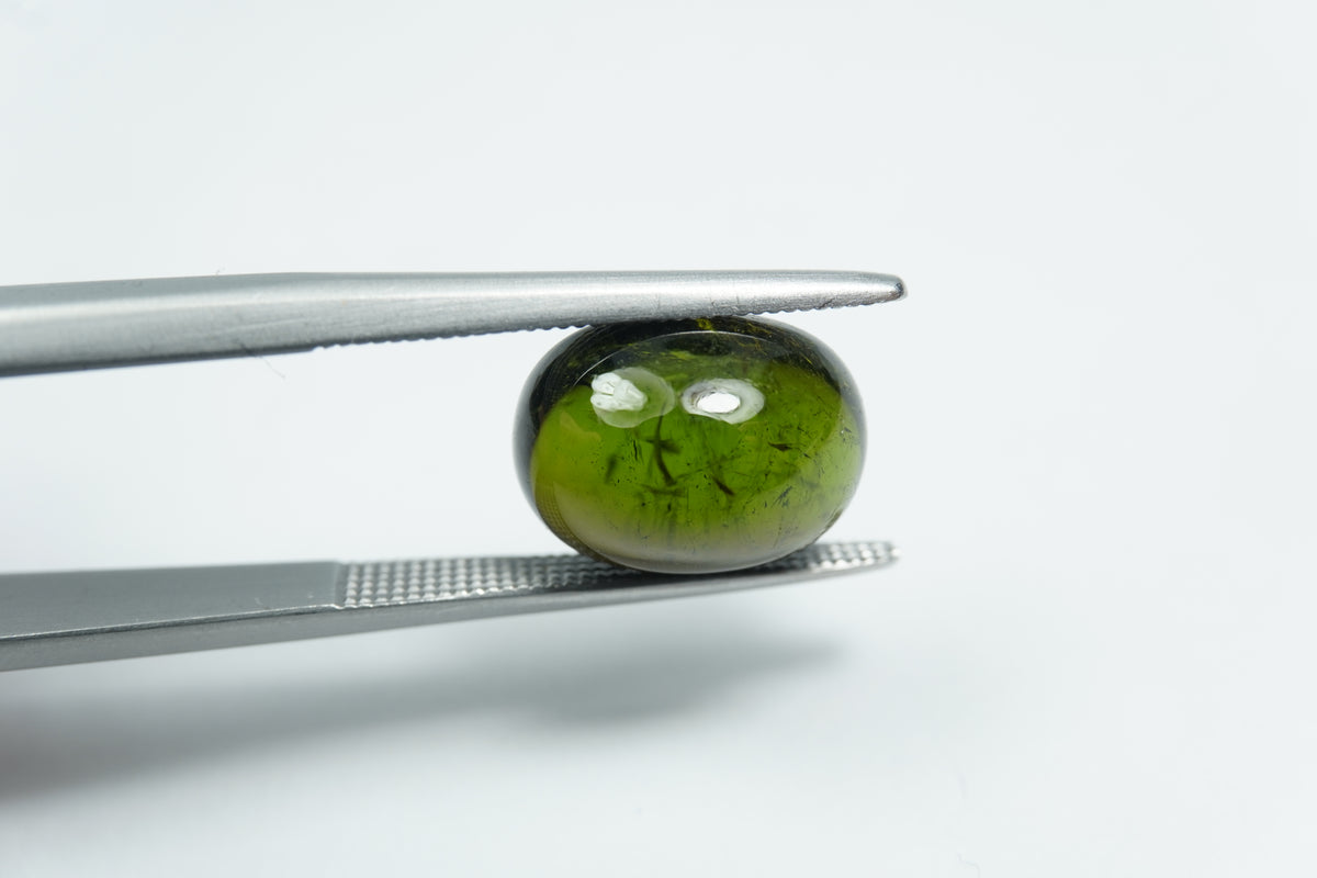 5.38ct Tourmaline cabochon 11x9mm