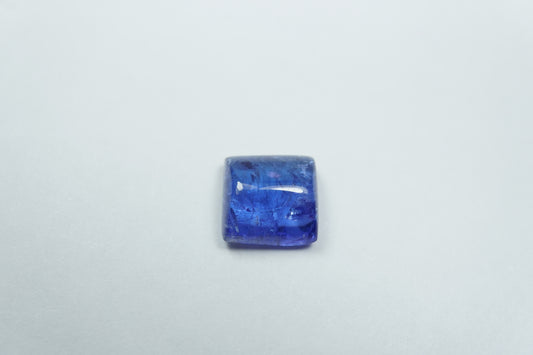 3.85ct Tanzanite cabochon 9mm