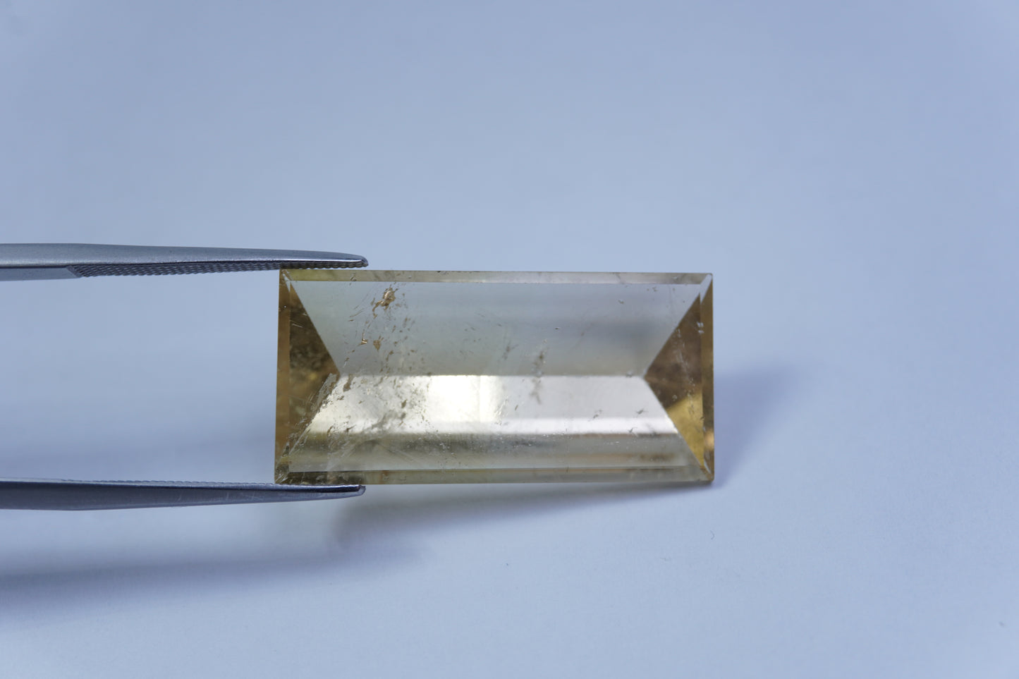 21.75ct Morganite 39x14mm