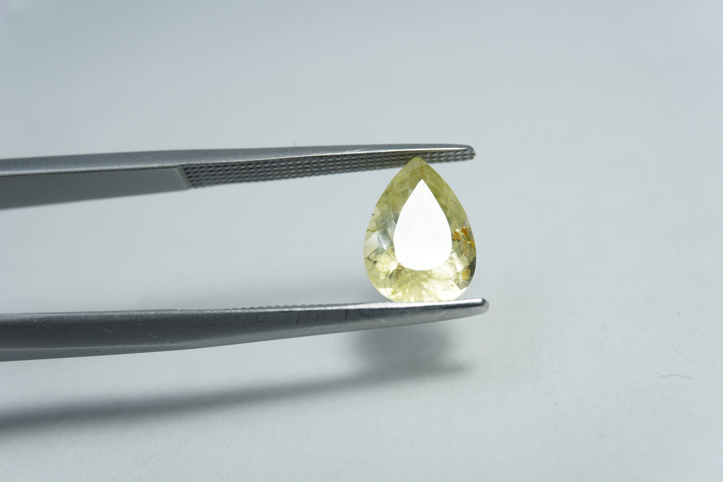 2.20ct Chrysolite 10x7mm