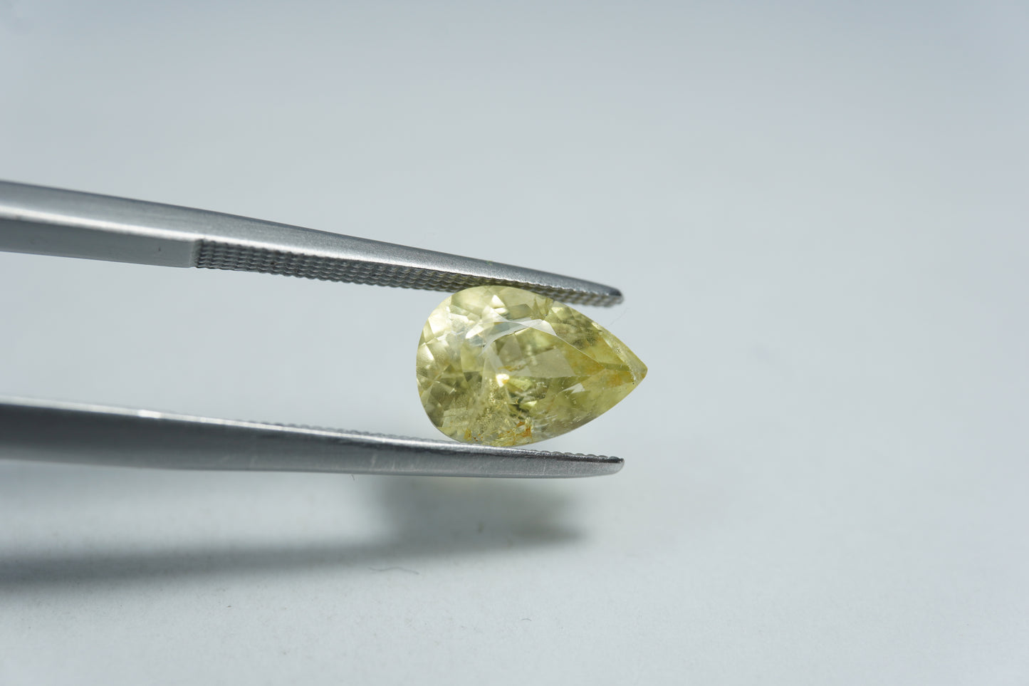2.20ct Chrysolite 10x7mm