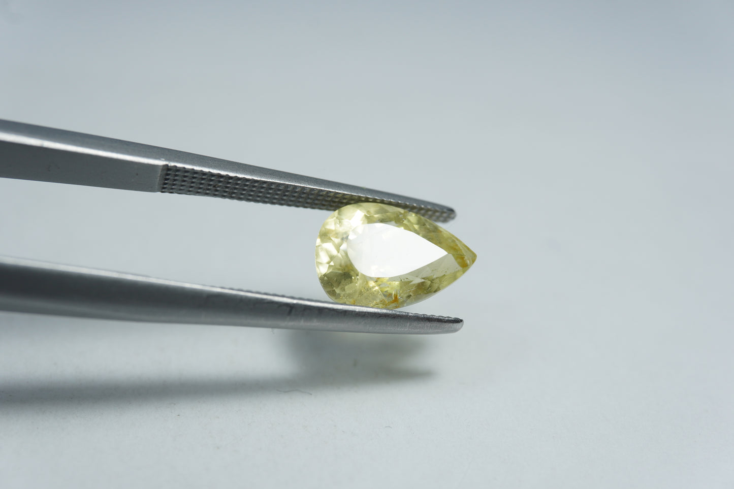 2.20ct Chrysolite 10x7mm