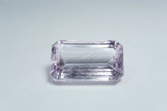 25.50ct Kunzite with needle 23x13mm