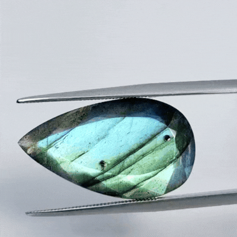 16.90ct Labradorite 26x14mm