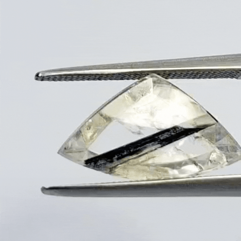 4.25ct Quartz With Inclusion 17x9mm