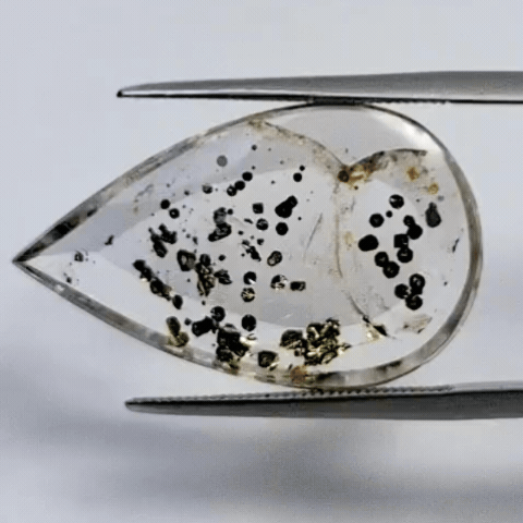 13.35ct Quartz With Inclusion 26x16mm