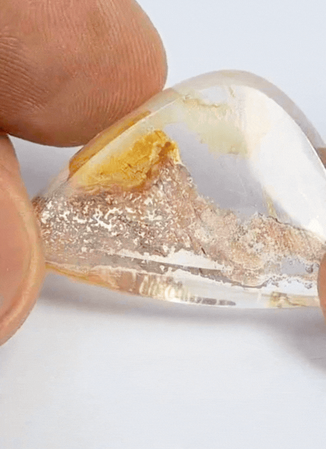 43ct Quartz With Inclusion 33x20mm