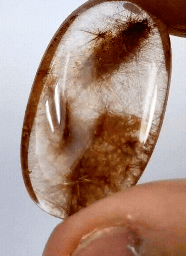 30ct Quartz With Inclusion 31x18mm