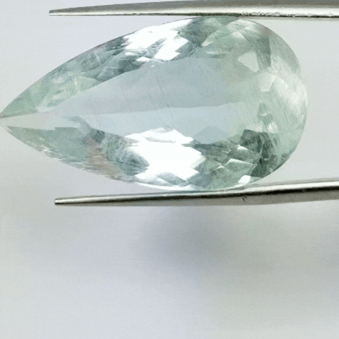 32.60ct Topaz With Needle 39x26mm