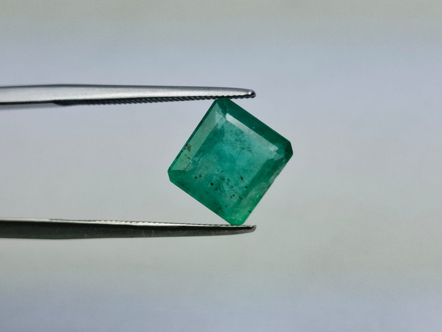 2.98ct Emerald 9mm