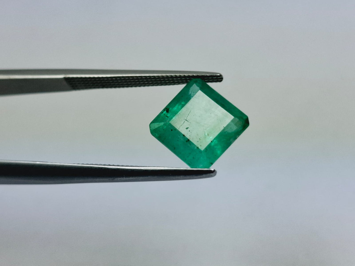 2.98ct Emerald 9mm