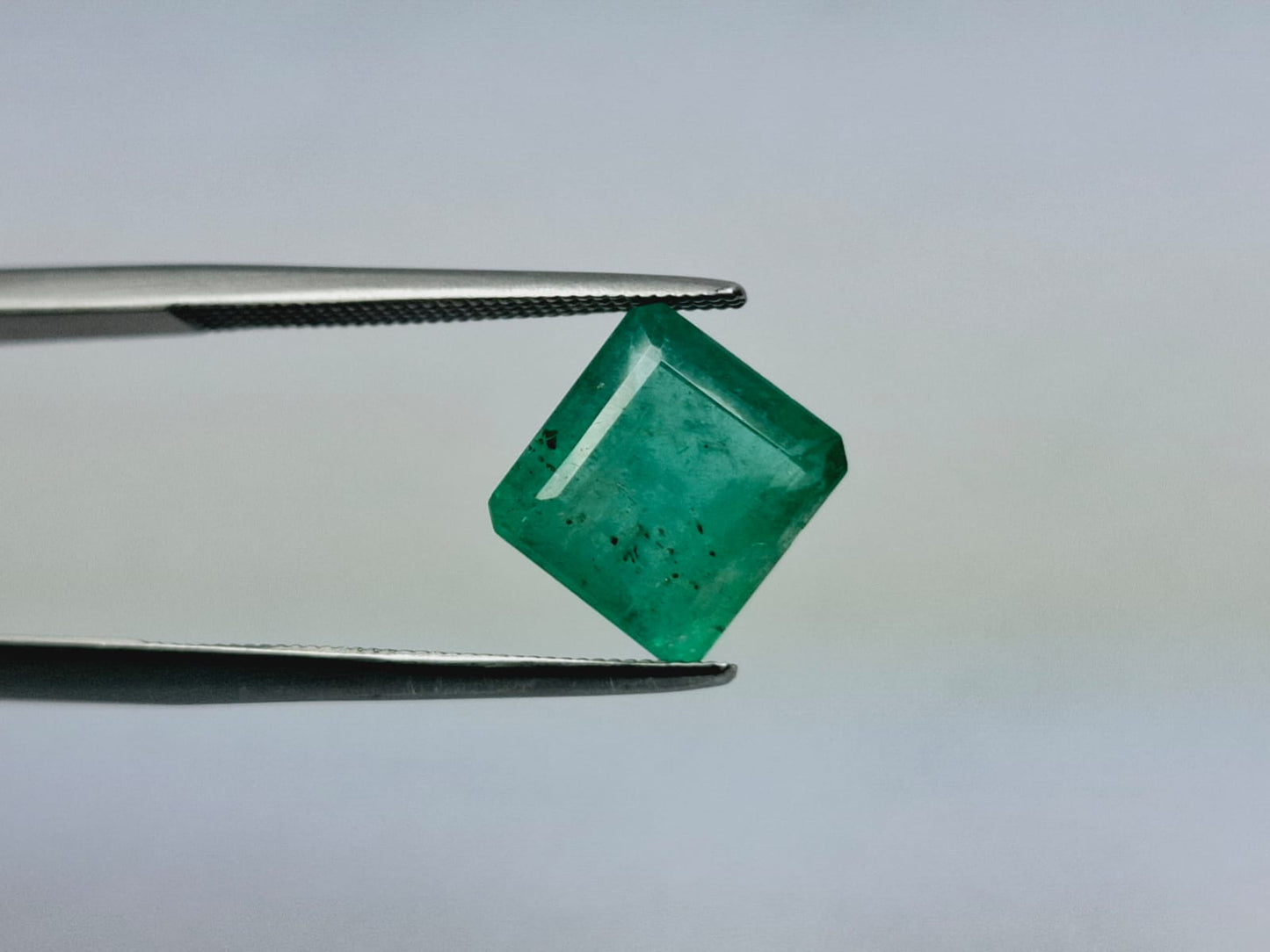 2.98ct Emerald 9mm
