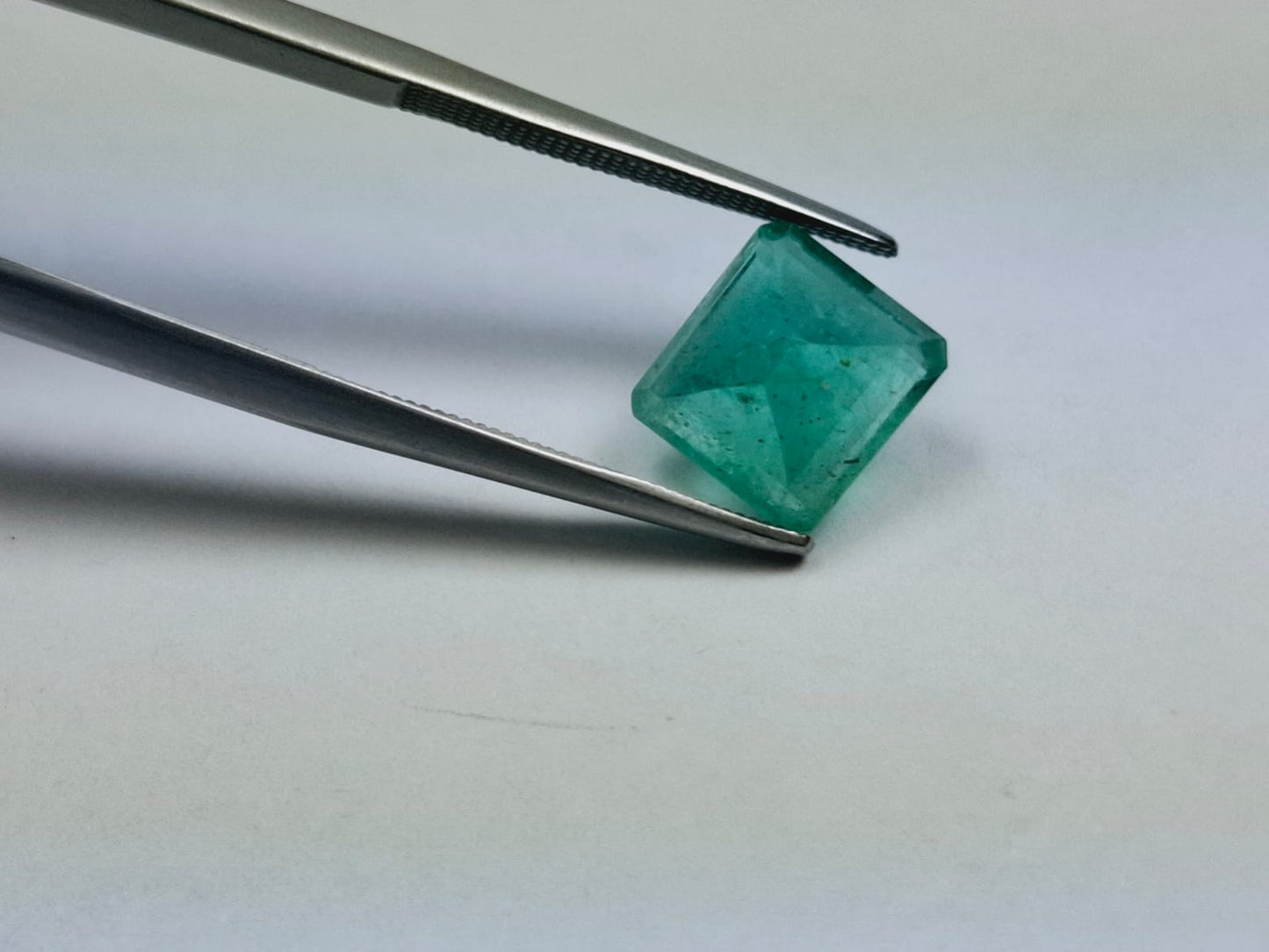 2.98ct Emerald 9mm