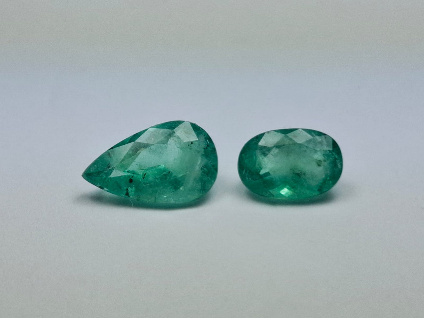 2.20ct Emerald 10x6mm 8x5mm