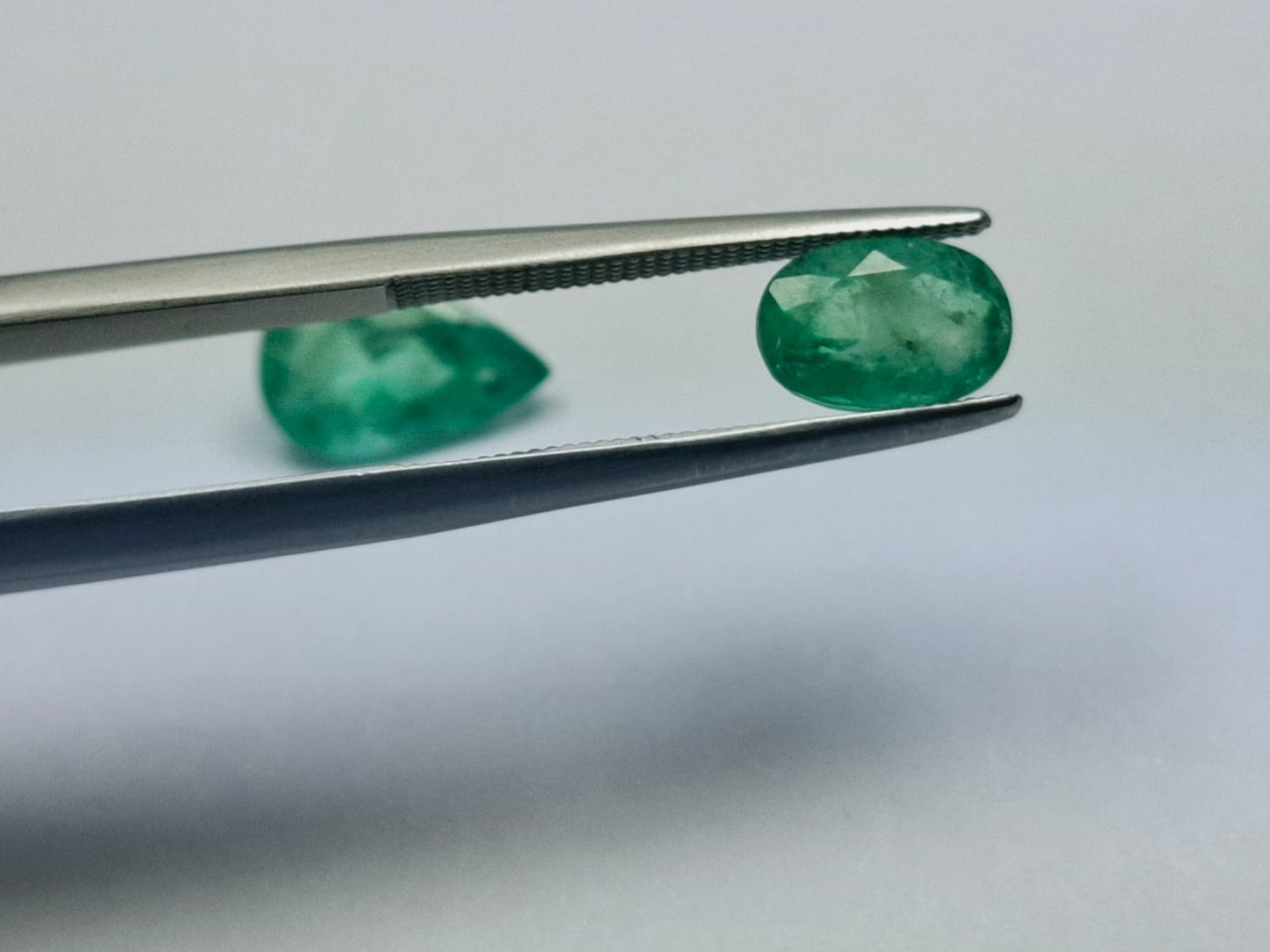 2.20ct Emerald 10x6mm 8x5mm