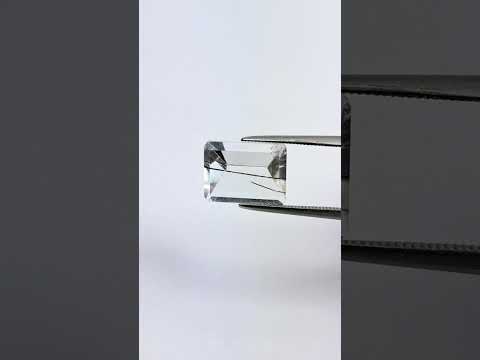 4.30ct Quartz crystal 12x9mm