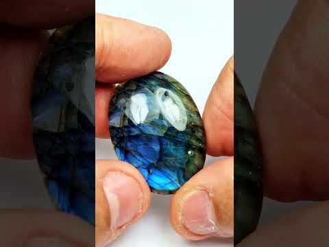 58.45ct Labradorite 35x25mm
