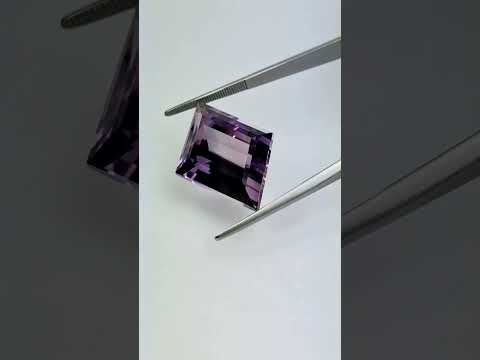 26.86ct Amethyst Bicolor 30x16mm