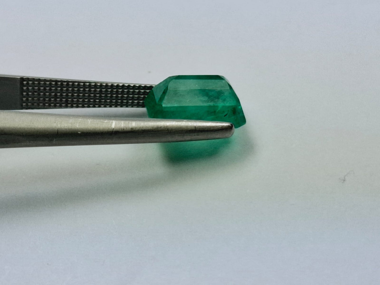 1.85ct Emerald 8x6mm