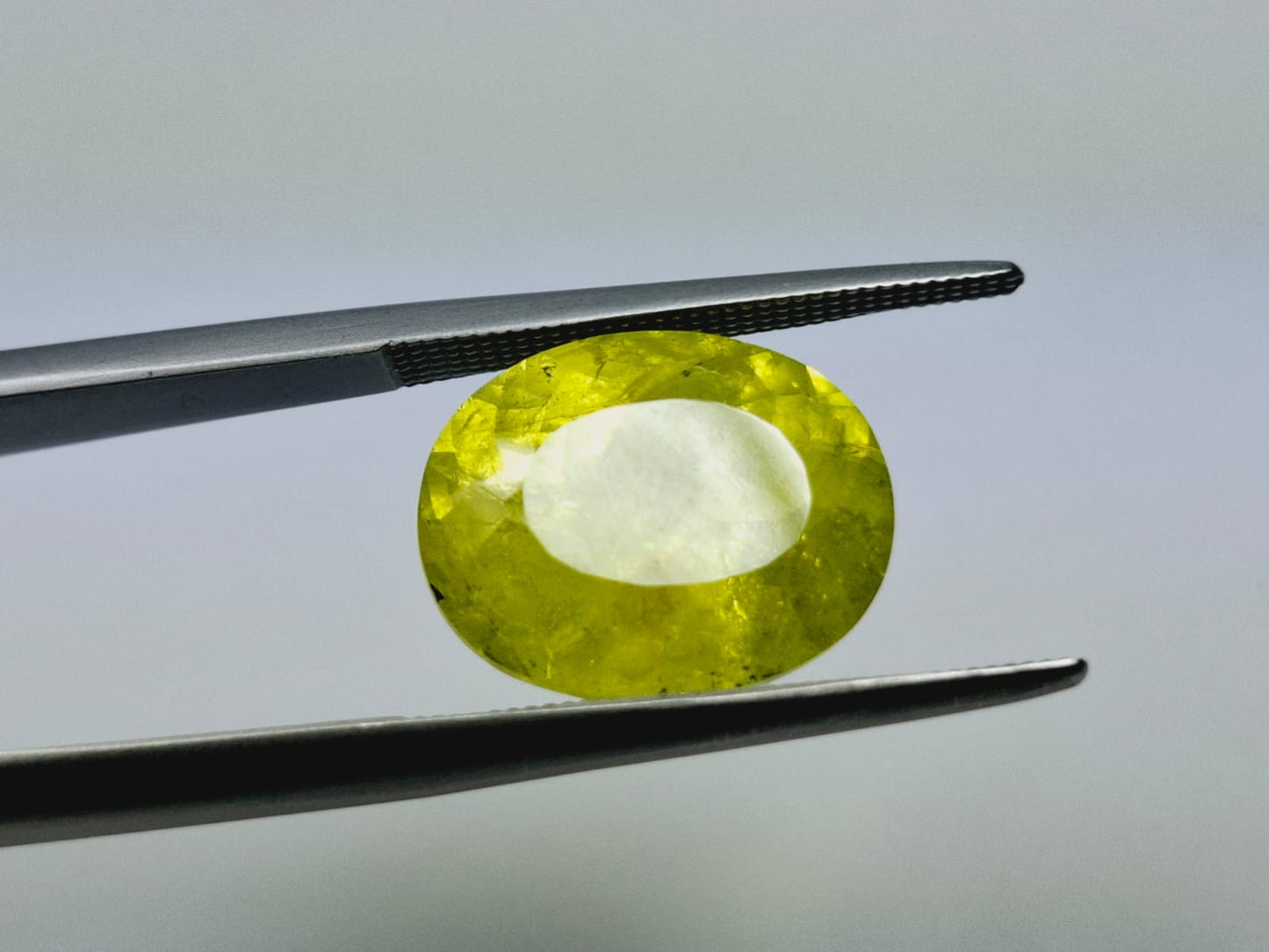 7.70ct Chrysolite 13x11mm